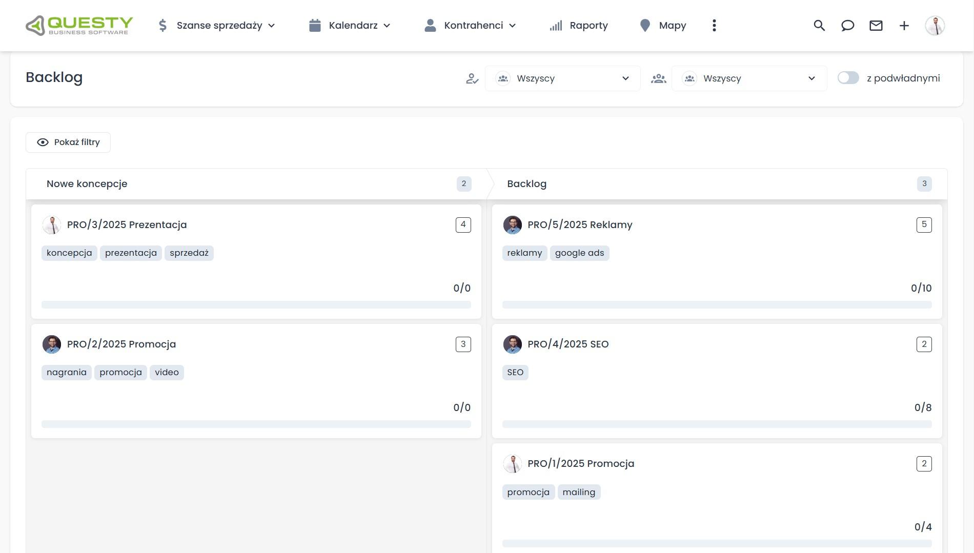Zarządzanie zespołem marketingu na backlogo w widoku Kanban w CRM.